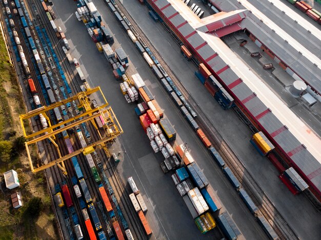 Jak efektywnie organizować przewóz dużych jednostek pojazdowych: poradnik dla firm transportowych